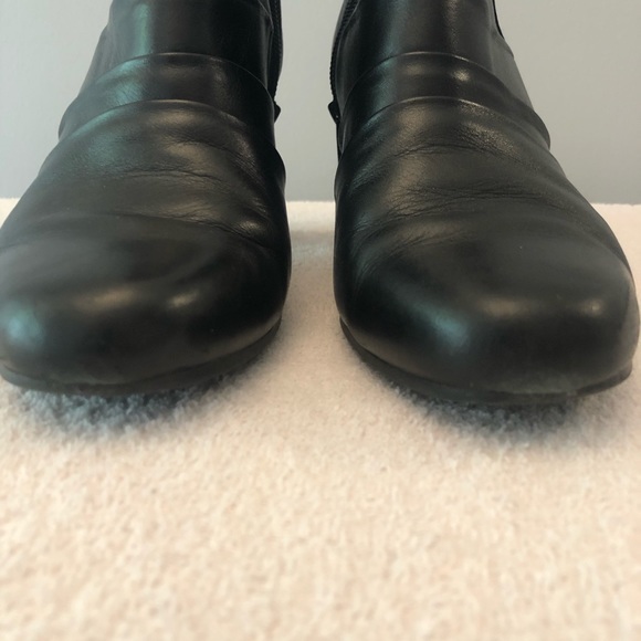 Denver Hayes black leather booties. - Picture 7 of 11